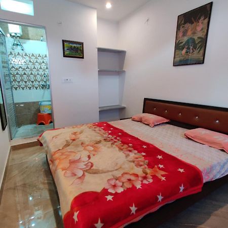 פושקאר Varah Square Guest House מראה חיצוני תמונה