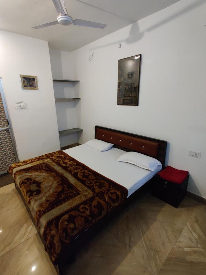 פושקאר Varah Square Guest House מראה חיצוני תמונה