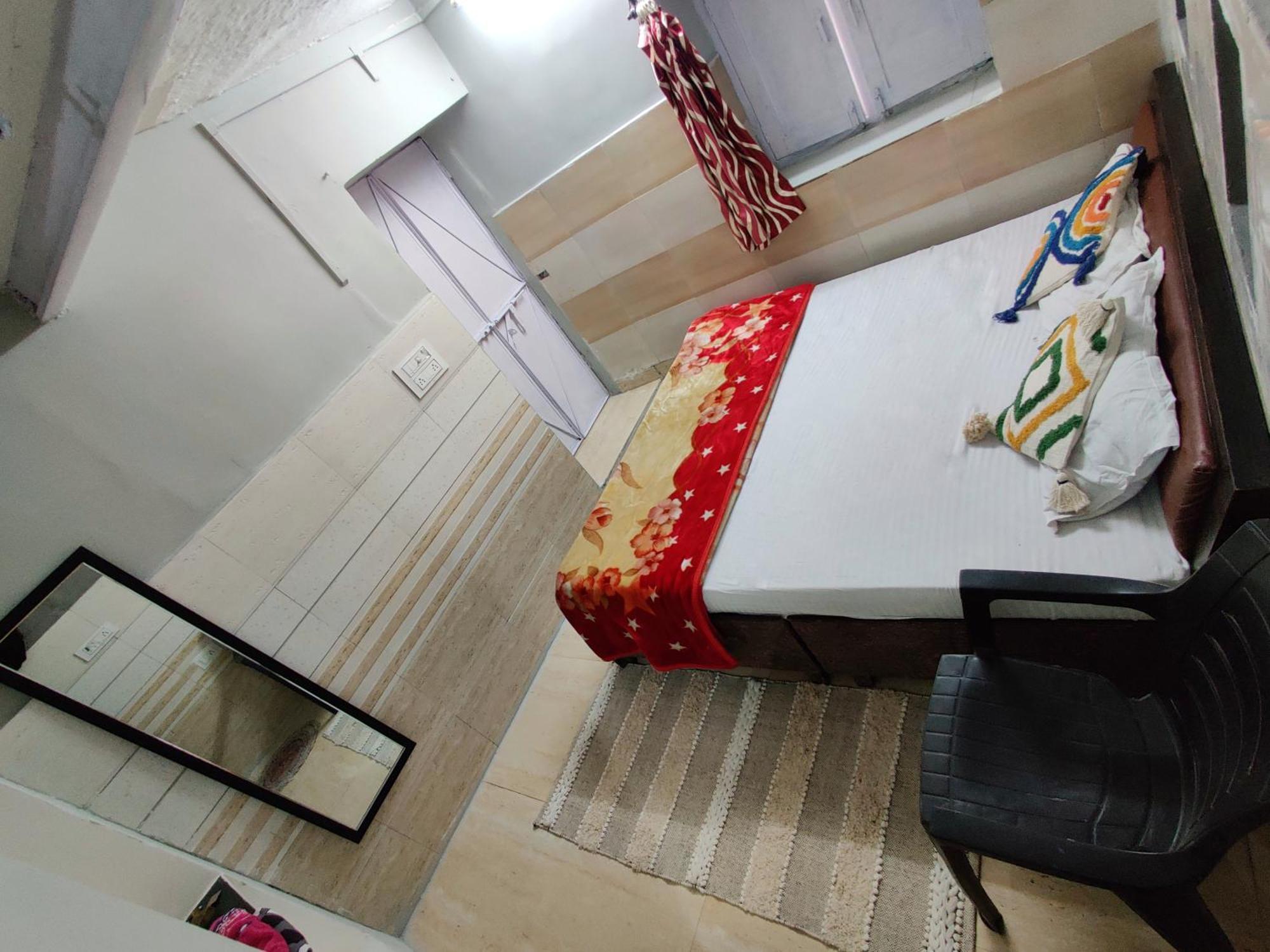 פושקאר Varah Square Guest House מראה חיצוני תמונה