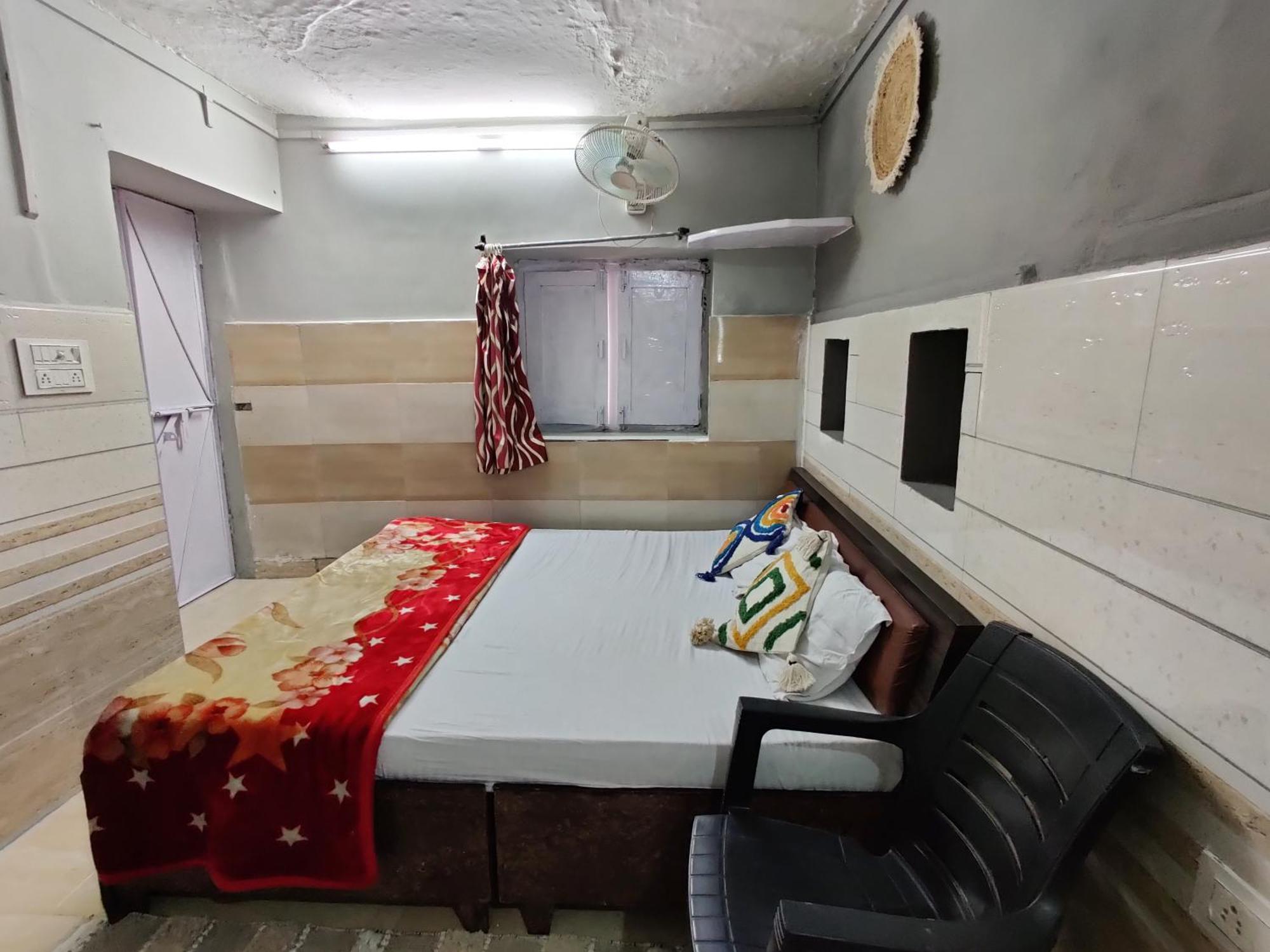 פושקאר Varah Square Guest House חדר תמונה
