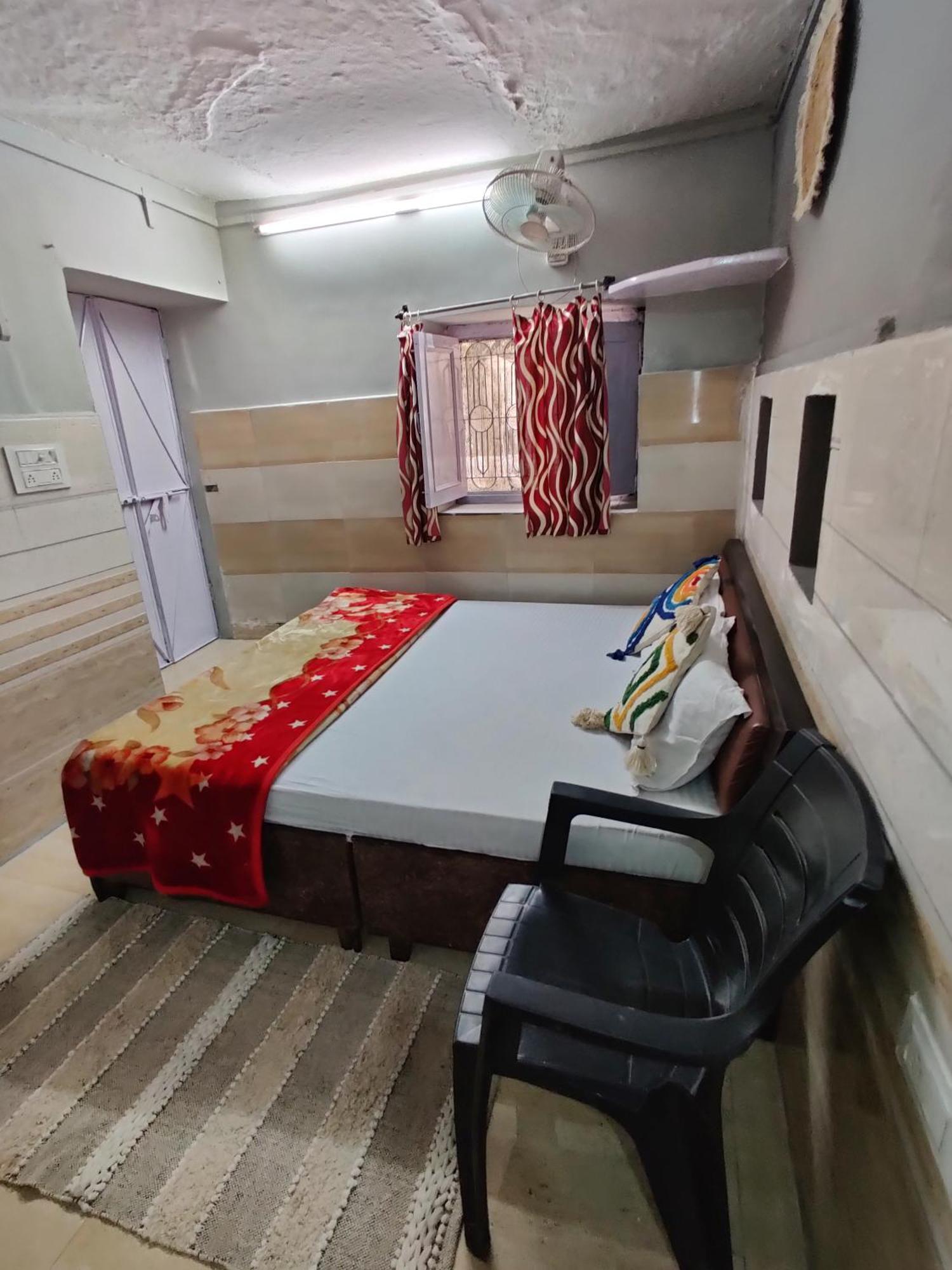 פושקאר Varah Square Guest House חדר תמונה