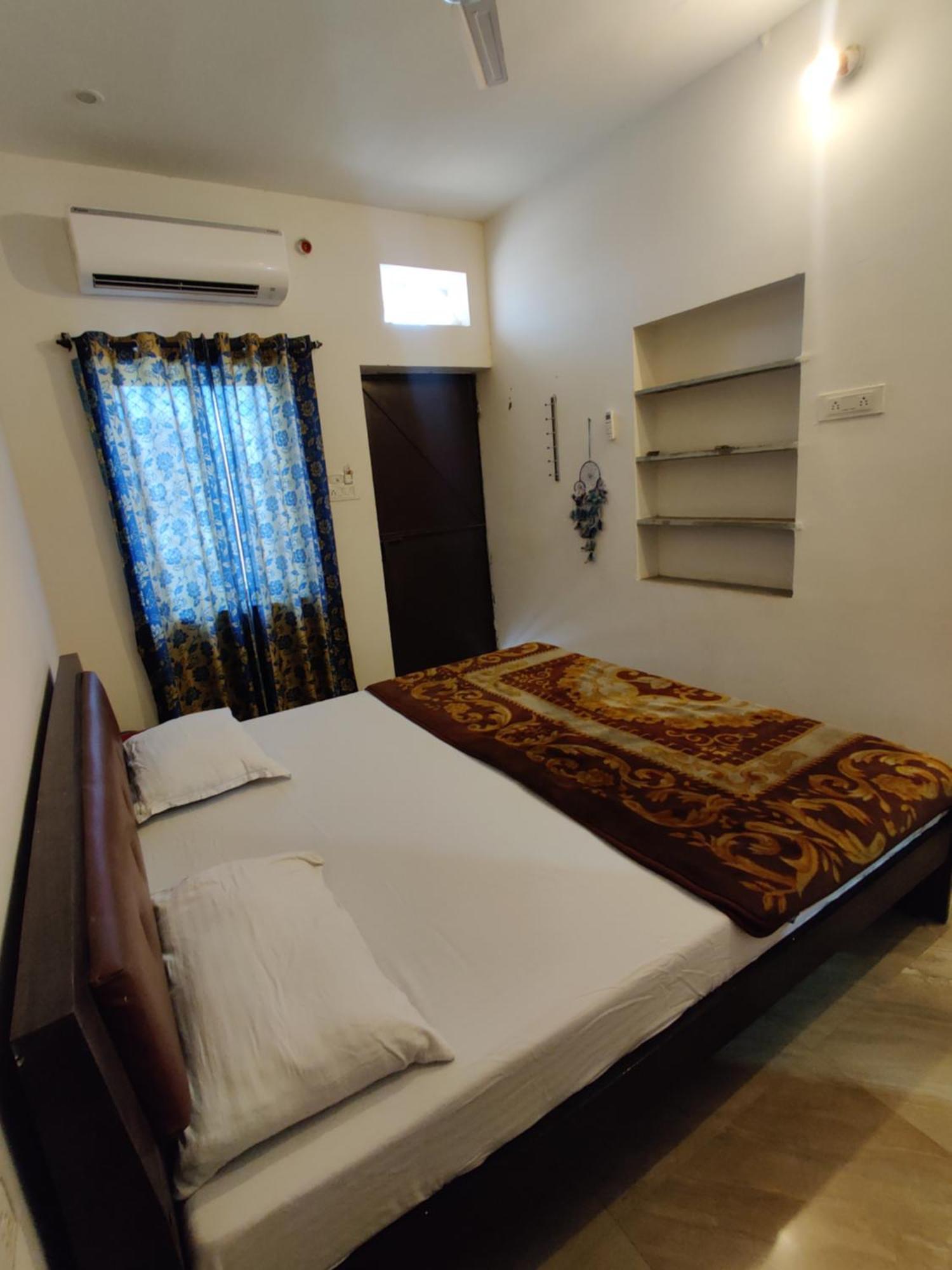 פושקאר Varah Square Guest House מראה חיצוני תמונה