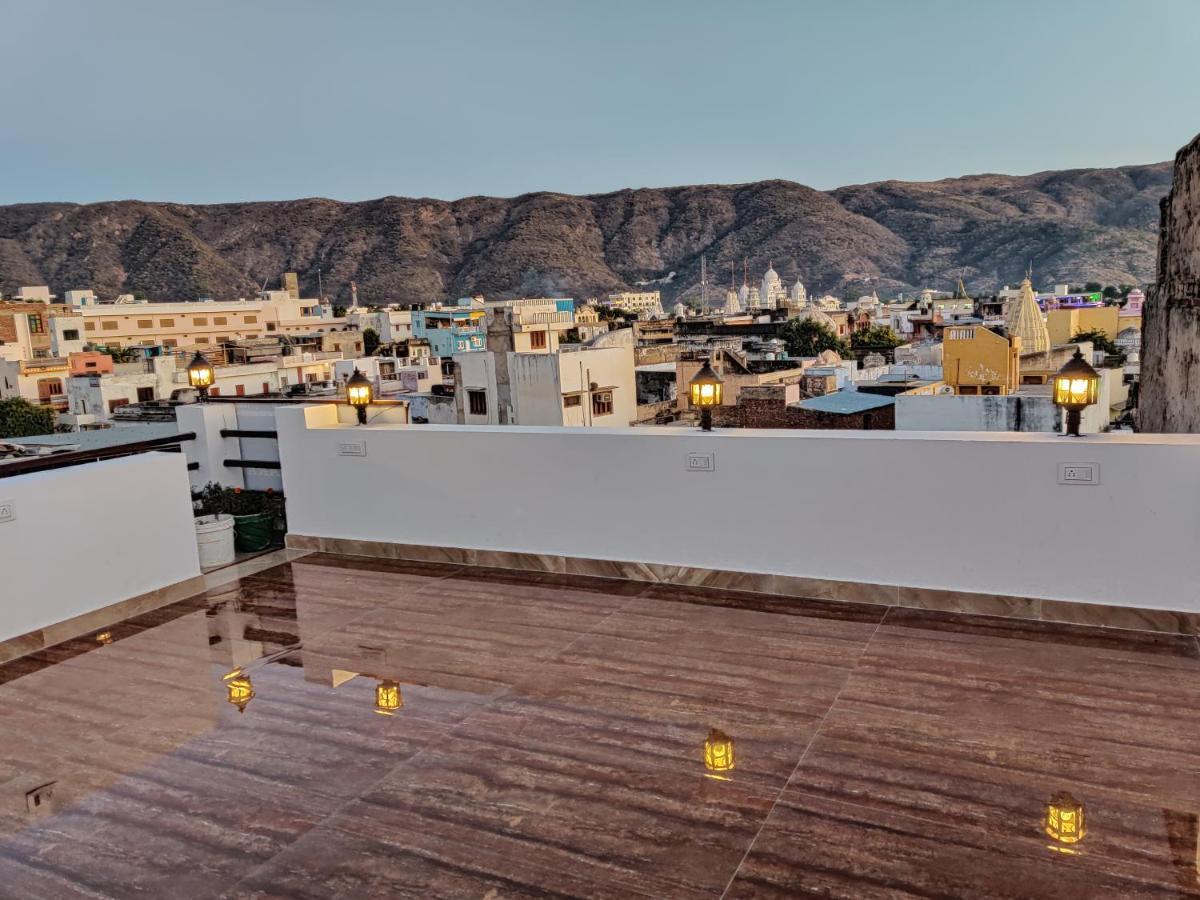 פושקאר Varah Square Guest House מראה חיצוני תמונה