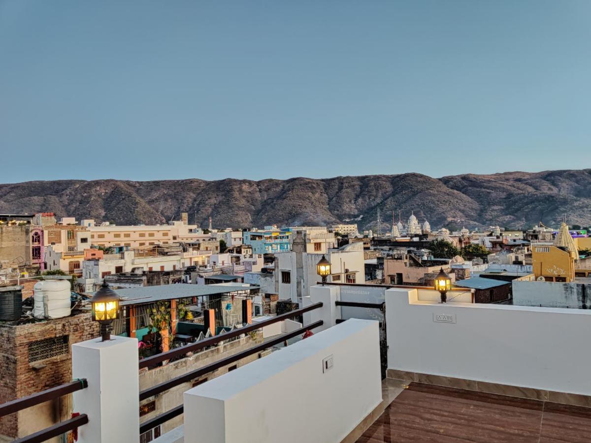 פושקאר Varah Square Guest House מראה חיצוני תמונה