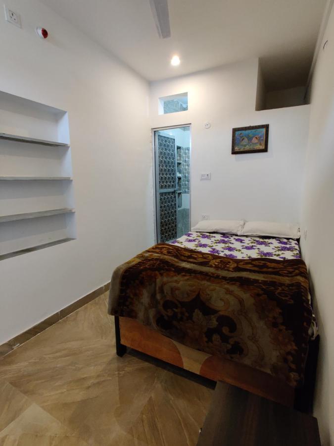 פושקאר Varah Square Guest House מראה חיצוני תמונה
