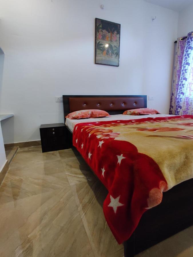 פושקאר Varah Square Guest House מראה חיצוני תמונה