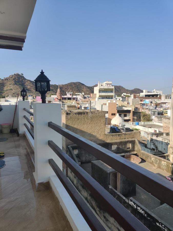 פושקאר Varah Square Guest House מראה חיצוני תמונה