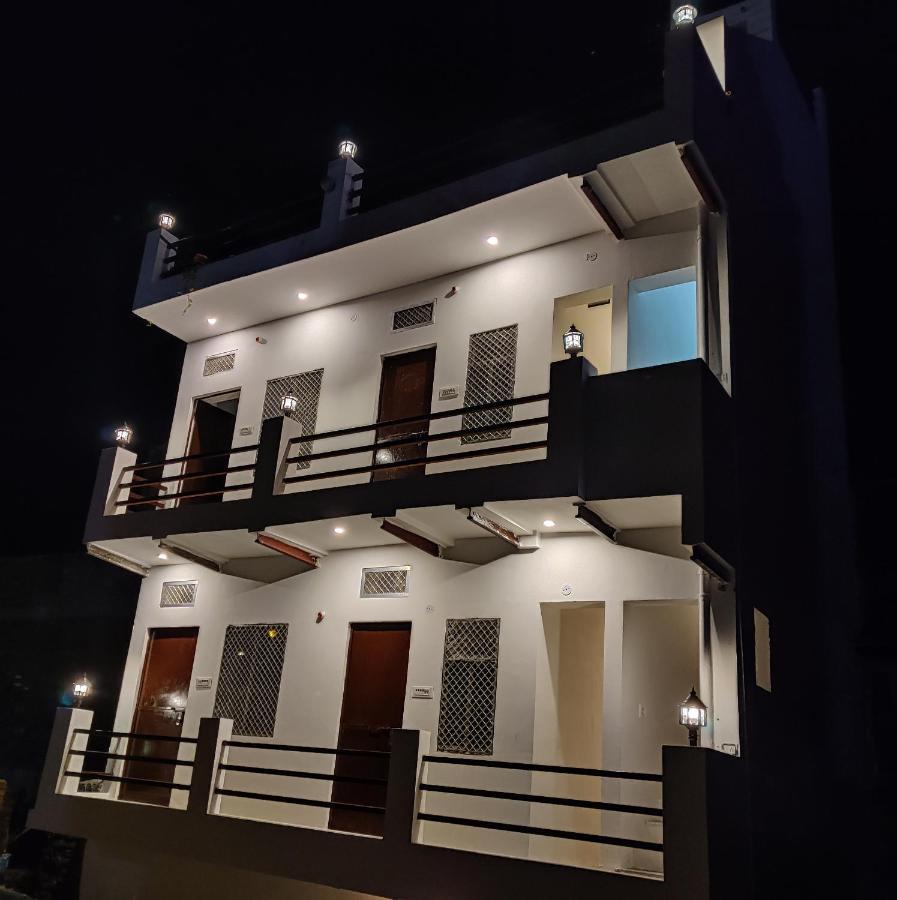 פושקאר Varah Square Guest House מראה חיצוני תמונה